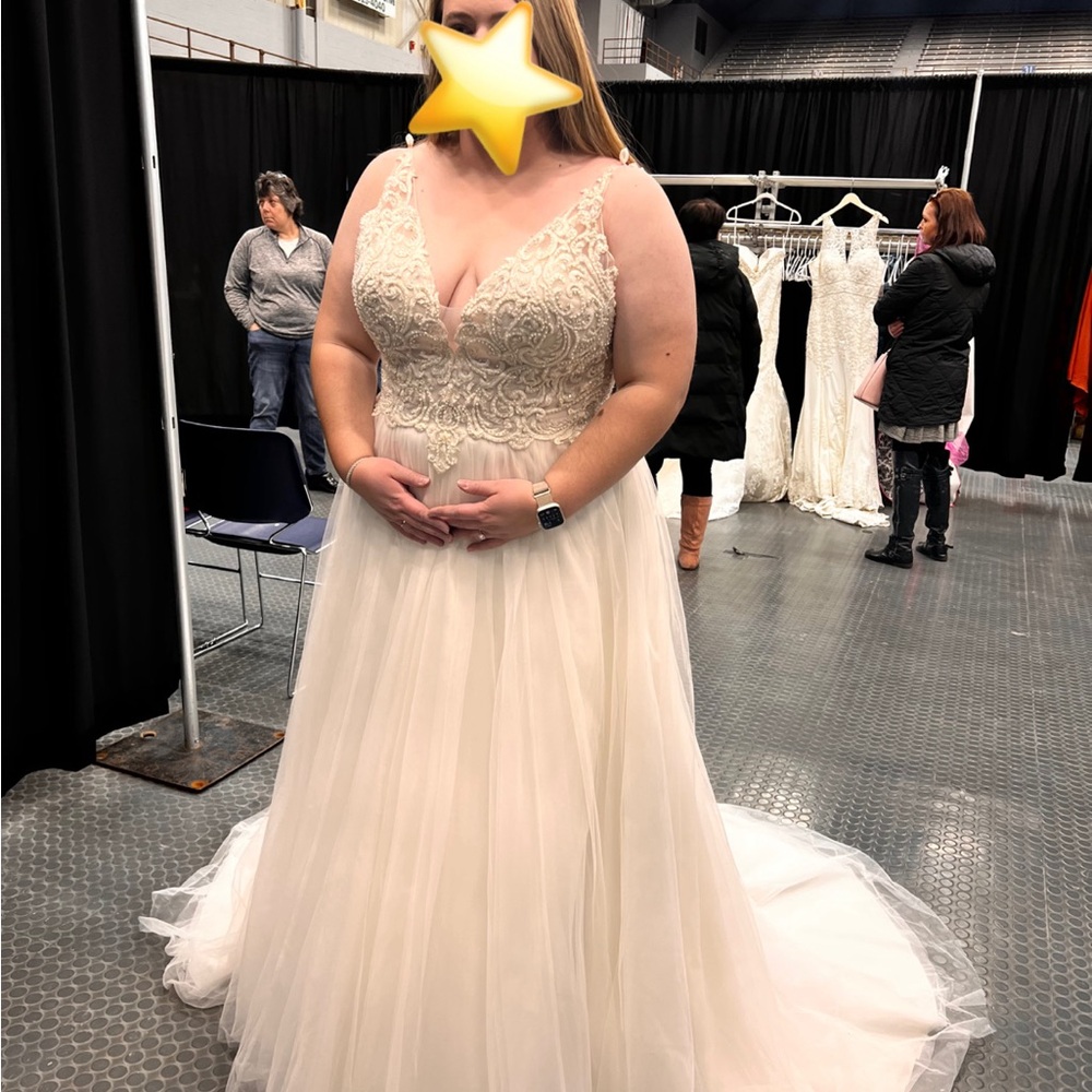Allure Bridals Cream Lace Wedding Dress